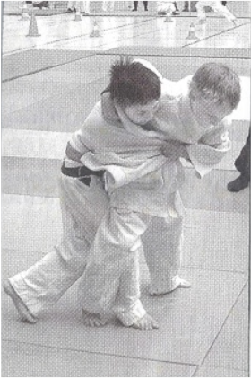 Junge Judoka des BSC Wetzgau beim Stand- und Bodenkampf während des Talentwettbewerbs in Heubach.
