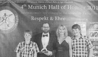Munich Hall of Honour 2011: Bernardo, Edoardo, Izolde und Gerold Bauer bei der Auszeichnung im Schloss Linderhof.